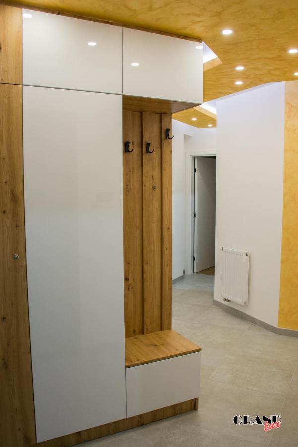 Grand Lux Apartment Doboj Eksteriør bilde