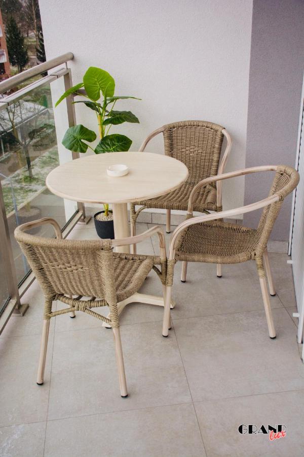 Grand Lux Apartment Doboj Eksteriør bilde