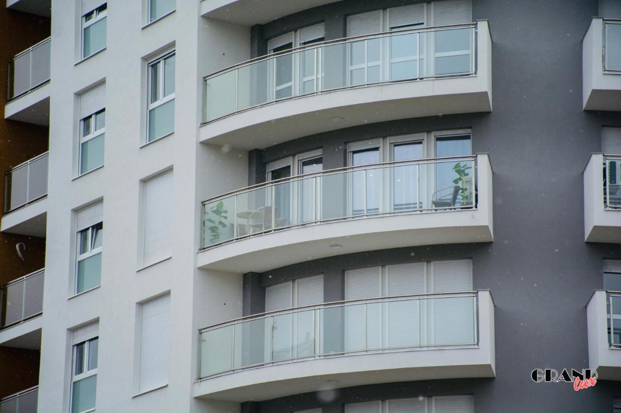 Grand Lux Apartment Doboj Eksteriør bilde